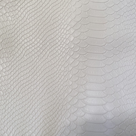 Rodan + Fields cosmetic bag. White/NWOT - Picture 5 of 7